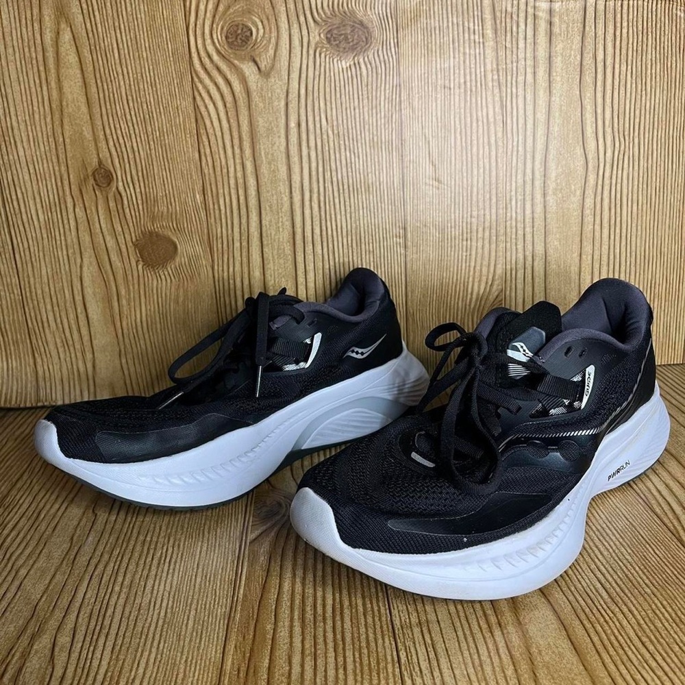 Saucony Guide 15 black running sneakers 
Women’s size 8.5 - uk 6.5 - EUR 40